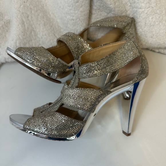 Michael Kors Berkley T-strap silver heels - Picture 1 of 16